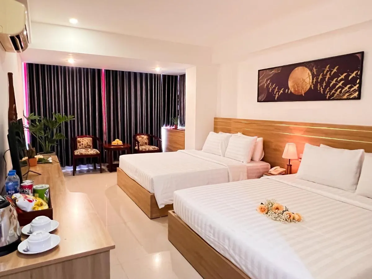 Olwen Hotel Нячанг