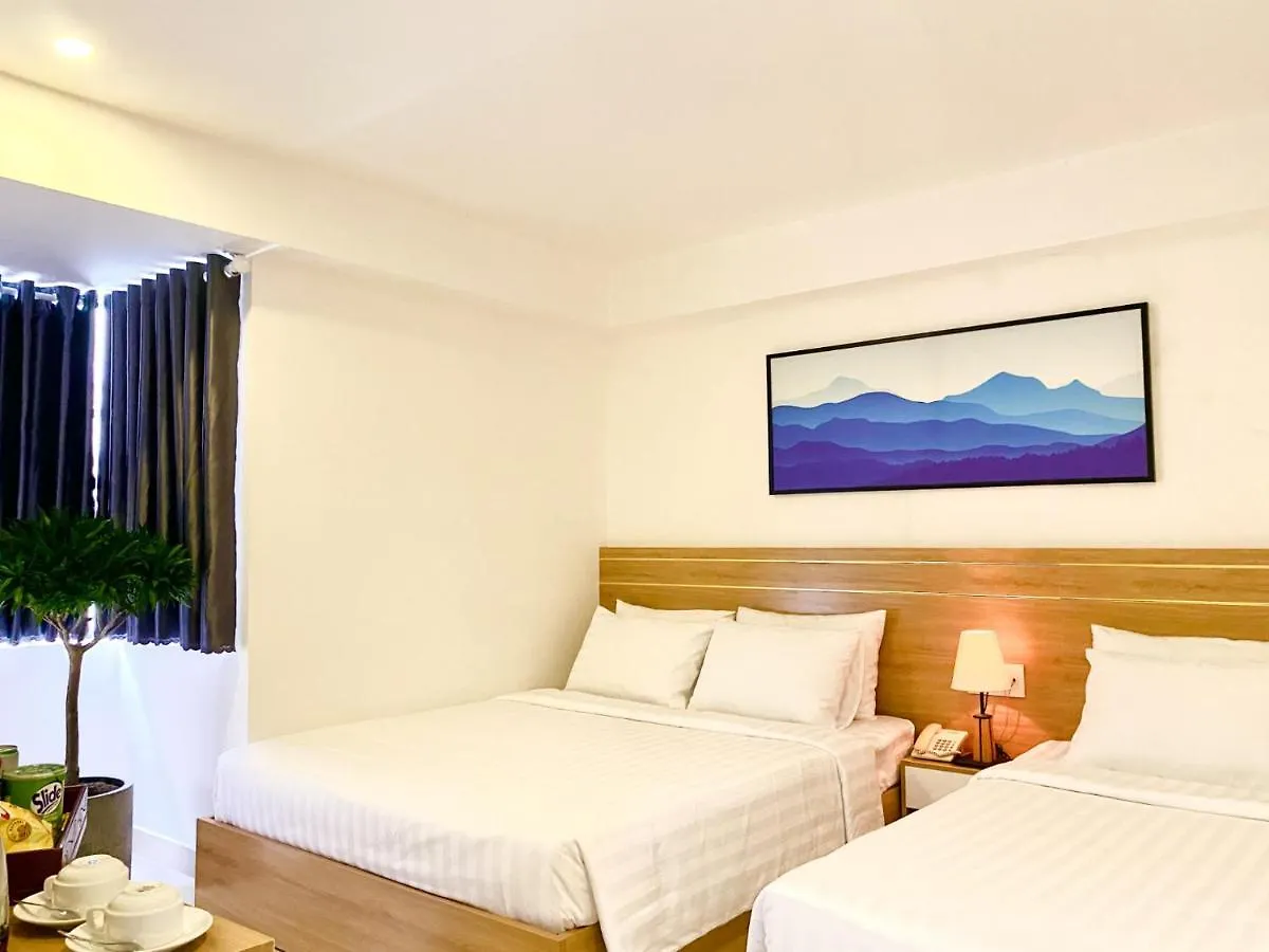 Olwen Hotel Нячанг
